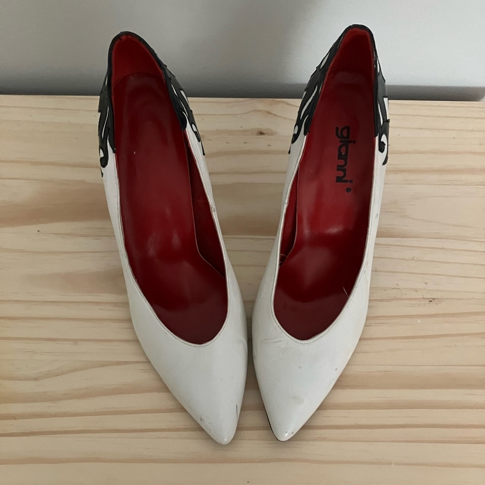 Vintage Gianni retro black and white heels US 9